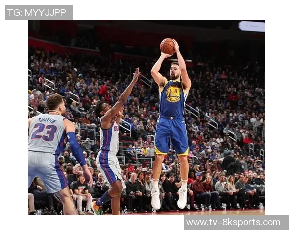 替补梅里尔表现出色五记三分助球队赢得胜利首末节各得11分